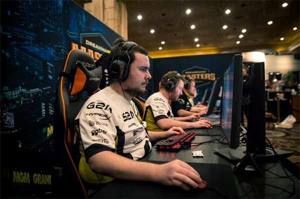 逃避执行 逃避执行